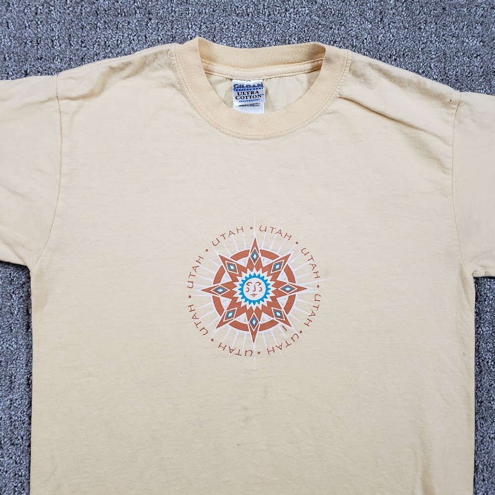 Gildan Utah T-shirt Mens S Yellow Sun Aztec Southwestern Vintage 90s Y2K Cotton